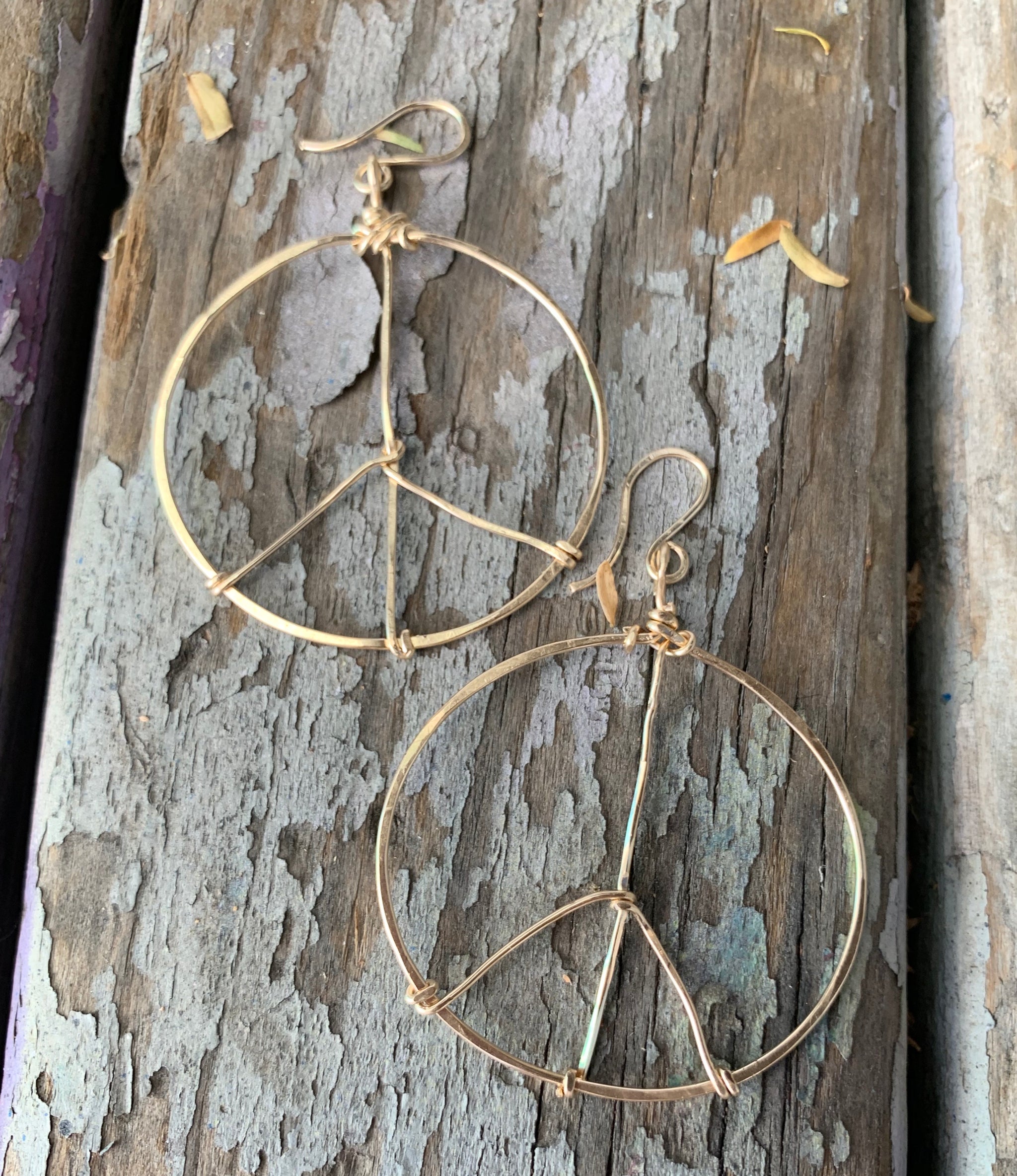 メリーオーダーページ HOOPS – Mer•made jewelry by Keri Mosier