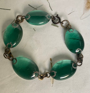 Emerald green glass bracelet