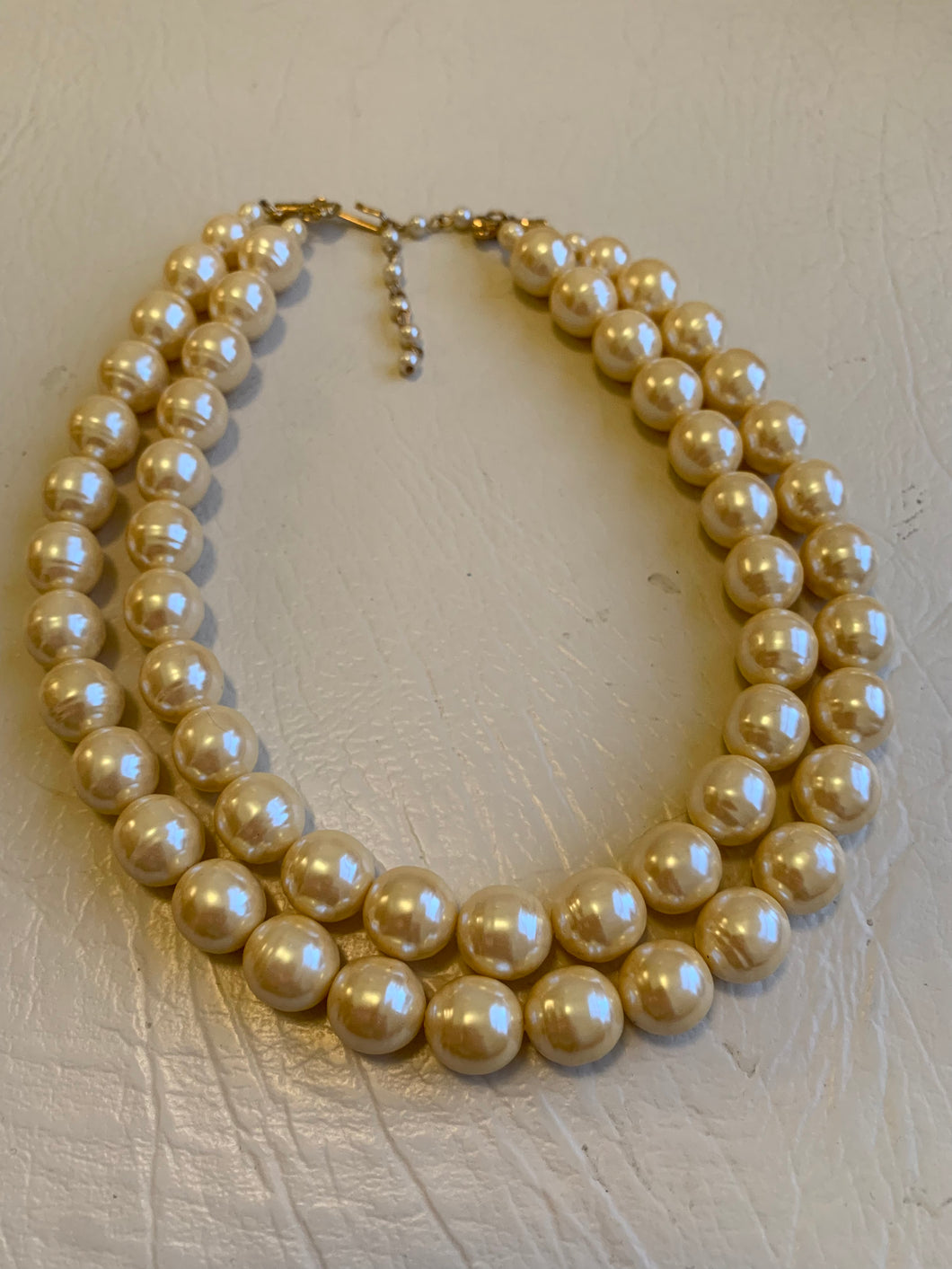 Faux pearl double strand