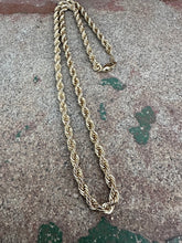 Load image into Gallery viewer, Twisted Rope gold chain