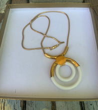 Load image into Gallery viewer, Goldtone and white circle necklace