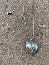 Load image into Gallery viewer, Vintage Heart necklace