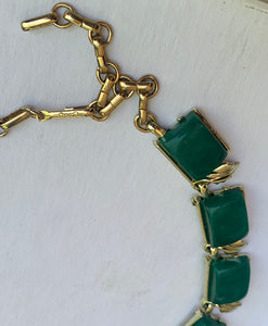 Coro emerald green thermoset necklace