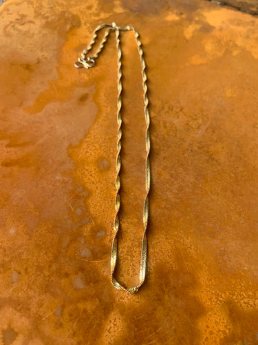 Twisty gold chain