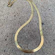 Load image into Gallery viewer, Herringbone chain