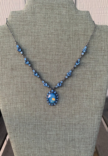 Periwinkle pendant necklace