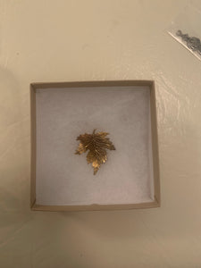 Olympics Maple leaf pin