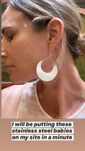 Load image into Gallery viewer, Super light silver crescent earrings