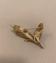 Load image into Gallery viewer, Crown Trifari leaf pin with 2 pearls